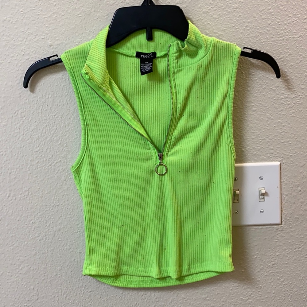 Crop top